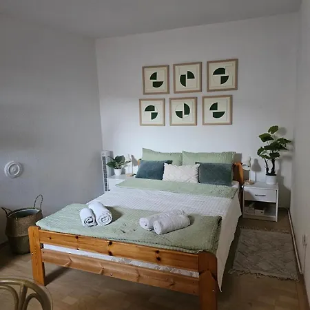 Milan & Staka * סלצה